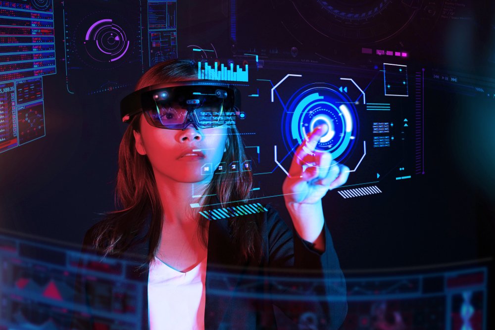 Business,Woman,Try,Vr,Glasses,Hololens,In,The,Lab,Room.